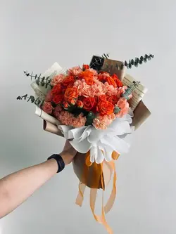 قیمت و خرید دسته گل رز و میخک نارنجی ارسال سه ساعته