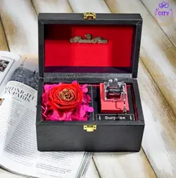 خرید باکس موزیکال سوپرایزی رز جاودان قرمز طلایی و هورتانسیا