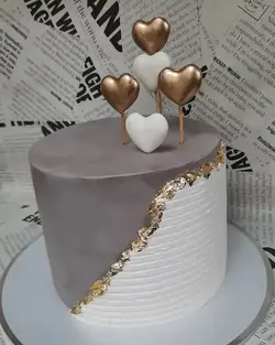 قیمت و خرید کیک تولد تم طوسی سفید بهترین کیفیت