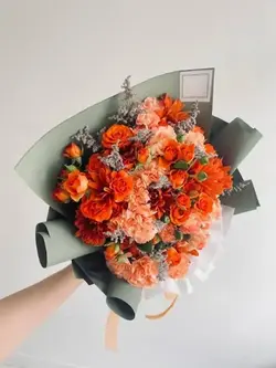 قیمت و خرید دسته گل نارنجی(رز مینیاتوری داوودی ومیخک نارنجی)