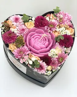 باکس قلب به همراه شمع