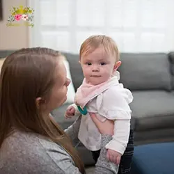 پیشبند سه گوش با دندانگیر دکتر براون