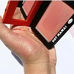 رژگونه هات ماما دبام