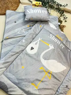 ست رخت خواب مخمل مسافرتی طرح لک لک طوسی نوزادی و کودک کد 22014