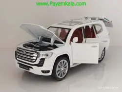 (جعبه دار) ماکت فلزی لندکروز (LANDCRUISER 300 1:24) سفید