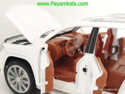 (جعبه دار) ماکت فلزی لندکروز (LANDCRUISER 300 1:24) سفید
