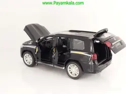 (جعبه دار) ماکت لندکروز تویوتا V8 (CHEZHI CZ13B) مشکی