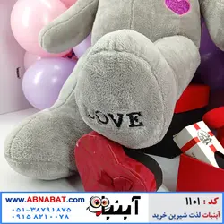 عروسک خرسی طوسی یک متری طرح دو قلب کد1101