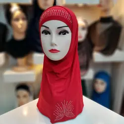 مقنعه دوتیکه ریون نگین دار - قرمز