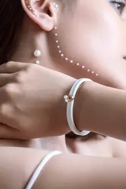 دستبند گل مروارید