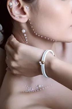 دستبند گل مروارید