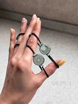 دستبند بلک لایت ماه و خورشید