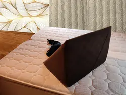 تکیه گاه مثلثی -پشتی متحرک