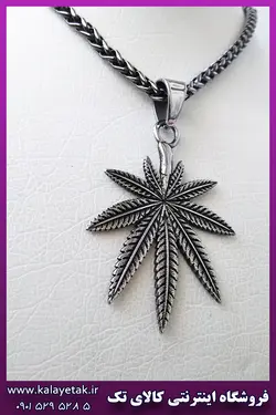 گردنبند برگ سیاه قلم دورو نقره ای استیل