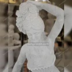 مجسمه سنگی زن رومی