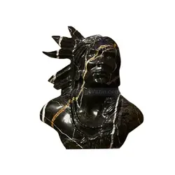 مجسمه سنگی سرخپوست