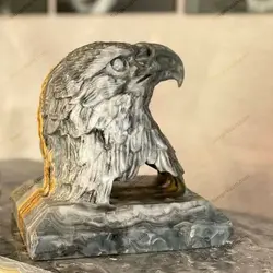 مجسمه سنگی عقاب