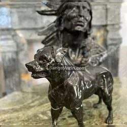مجسمه سنگی سگ سیاه