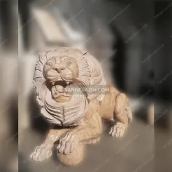 مجسمه شیر نشسته