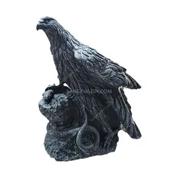 مجسمه سنگی عقاب و مار