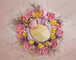 بک گراند نوزاد عکاسی با گل های صورتی و زرد کد IBD-2047