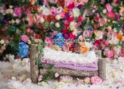 بک دراپ عکاسی تخت کودک و نوزاد در فضای بهاری و گل کد IBD-9401