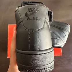 ایرفورس ۱ ساقدار