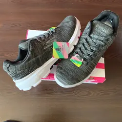 اسکیچرز بزرگ