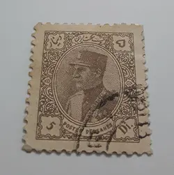 تمبر ایرانی کلکسیونی سری رضا شاه سر برهنه بدون زیر نویس فرانسه  ۵ دینار ( قهوه ای ) سال ۱۳۱۲