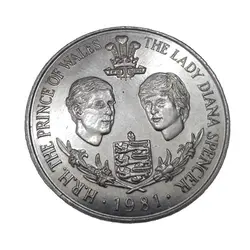 سکه کلسیونی سایز بزرگ خاص گرنزی یادبود پرنسس دیانا  ملکه تاج اول قطر ۳۸ میلیمتر سال ۱۹۷۷