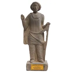 ماکت دکوری مجسمه تندیس سنگی شاهزاده اشکانی ایران باستان تک جعبه Decorative replica of the stone statue of the Parthian prince of ancient Iran