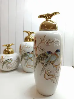 جینجرجار یا بانکه وارداتی پرنده در طلایی