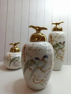 جینجرجار یا بانکه وارداتی پرنده در طلایی