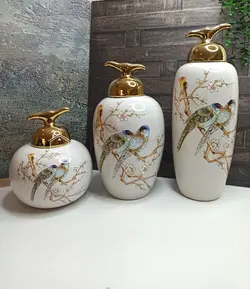 جینجرجار یا بانکه وارداتی پرنده در طلایی