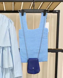 کراپ ساده بافت راه راه آبی نفتی