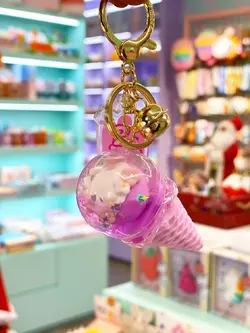 جاکلیدی اکواریومی دختر و بستنی قیفی