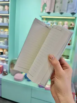 دفتر یادداشت بلند دخترک و قصر کیوت