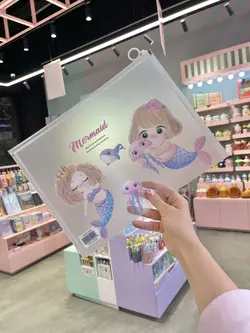 پوشه A4 شفاف دختر و ماهی