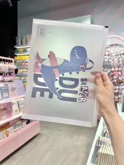 پوشهA4 شفاف دایناسور و اسکیت برد