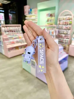 جاکلیدی هولوگرامی آدم فضایی چراغدار