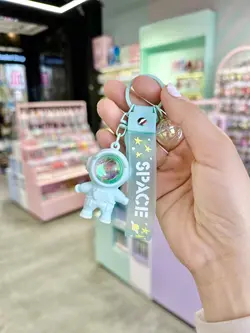 جاکلیدی هولوگرامی آدم فضایی چراغدار