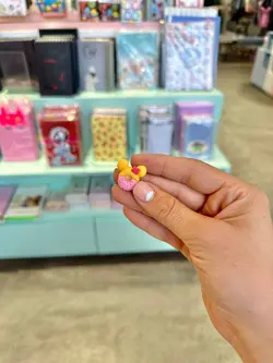 استیکر برجسته کیوت زرد