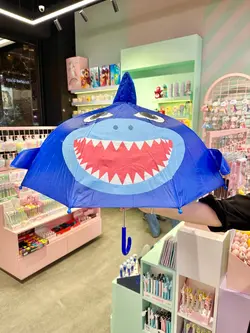 چتر برجسته کوسه آبی