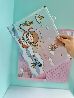 پوشه شفاف دختر فضانورد