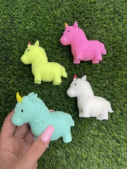 فیجت خامه ای اسب شاخ دار