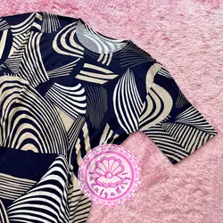 بلوز نخ پنبه ای استین کوتاه منحنی