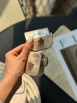 کاور ایرپاد قاب گل طلایی با بند - فروشگاه قاب فانتزی و لوازم جانبی موبایل نایس گارد