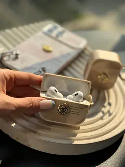 کاور ایرپاد قاب گل طلایی با بند - فروشگاه قاب فانتزی و لوازم جانبی موبایل نایس گارد