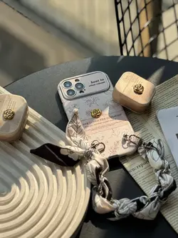 کاور ایرپاد قاب گل طلایی با بند - فروشگاه قاب فانتزی و لوازم جانبی موبایل نایس گارد