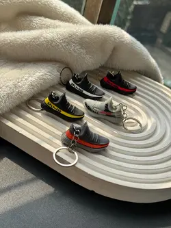 جاکلیدی کتونی - فروشگاه قاب فانتزی و لوازم جانبی موبایل نایس گارد